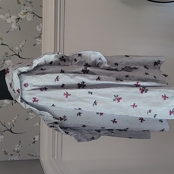 Embroidered Top - Picture 4 of 8